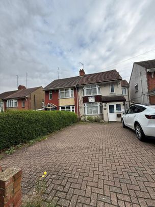 1 bedroom in a house share to rent - Photo 1