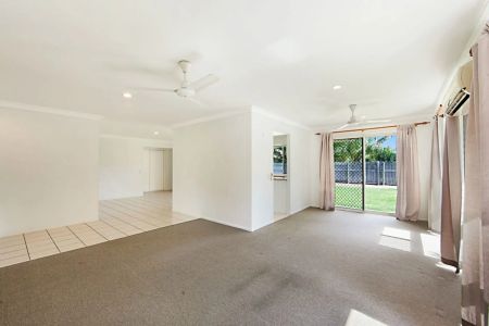 2 Wallace Circuit, Kirwan. - Photo 3