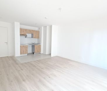 location Appartement T2 DE 43.3m² À BORDEAUX - Photo 2