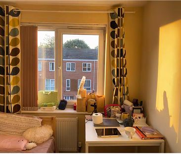 Room in a Shared House, Denewell Avenue, M13 - Photo 3