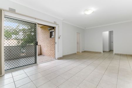 Unit 2/38 Minter Street, - Photo 5