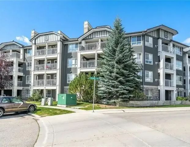 Cozy 1 Bedroom Modern Condo Near MRU | 35 Richard Ct SW, Calgary - Photo 1