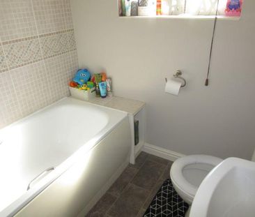 2 bedroom semi-detached house to rent - Photo 5