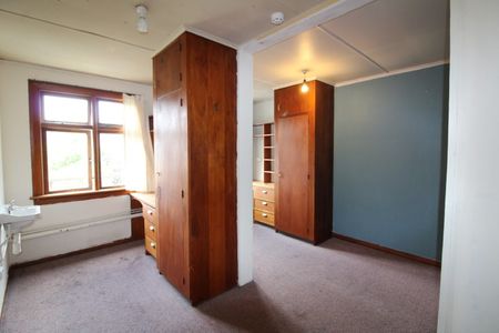 The Attic - Character 6 Bedroom Flat in Historic Building for 2026 - Photo 4
