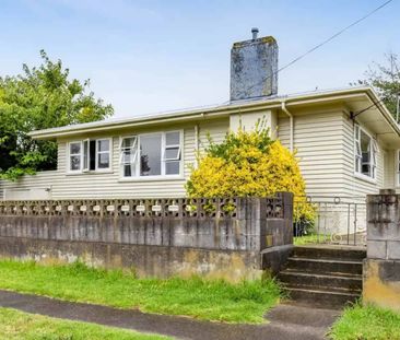 Close to town - Photo 1