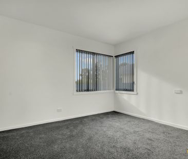 2/11 Maxwell Place, Devonport - Photo 2