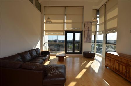 3 bedroom flat to rent - Photo 2