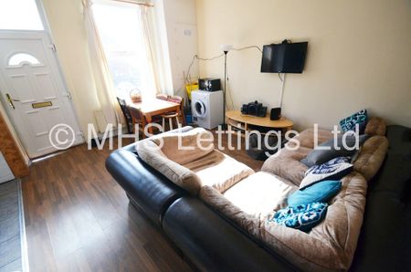 3 Bedroom End Terraced House for rent in Royal Park View - Photo 2