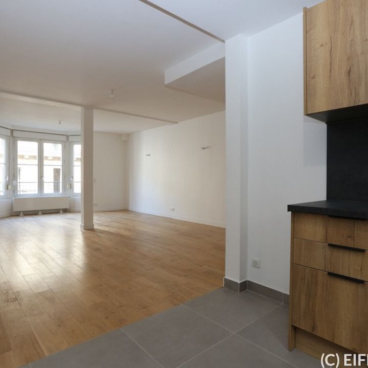 Appartement • Saint Philippe du Roule - Photo 1