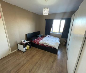 3 Bed Flat, Holly Lane, B66 - Photo 4