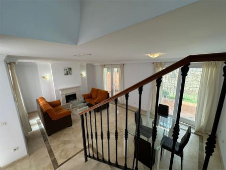 Casa adosada de alquiler en Urbanización Aloha Lake, 20, Los Naranjos - Photo 4