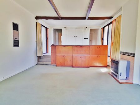 4 Bed, 2 Bath - Photo 2