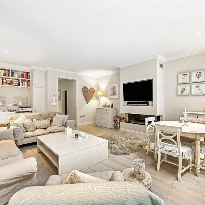 4 bedroom end of terrace house to rent - Photo 1
