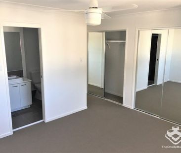 Modern Townhouse, 3 Bedrooms + Study nook, Available From 13/12/2025 - Photo 6