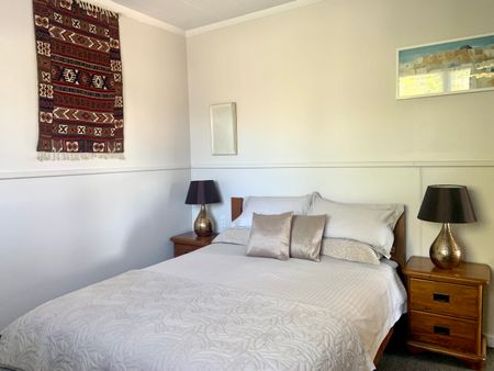 Sydenham, 3 bedrooms - Photo 3
