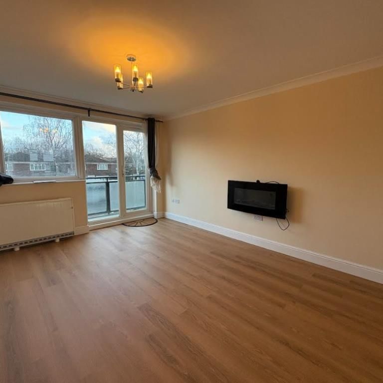 4 bedroom terraced house to rent - Photo 1