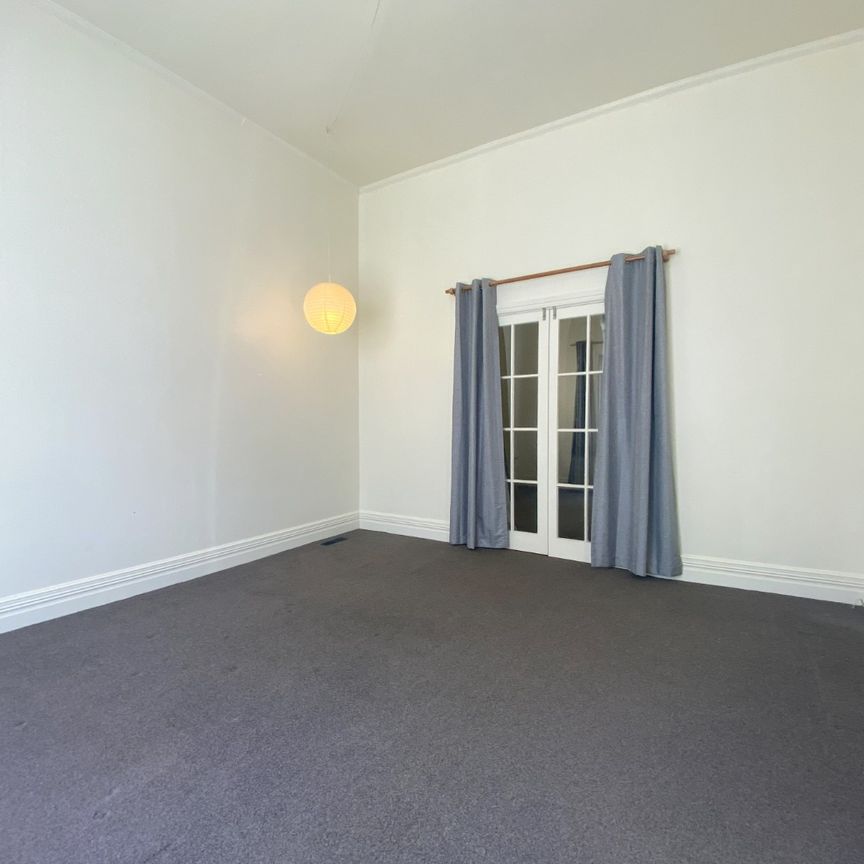 Ground floor beauty in Thorndon! - Photo 1
