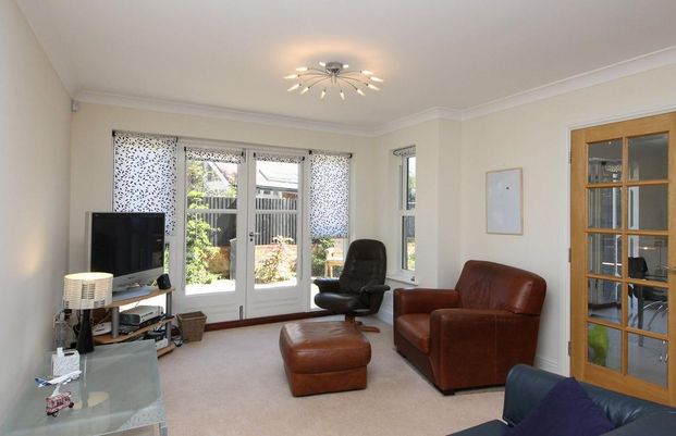 2 bedroom maisonette to rent - Photo 1