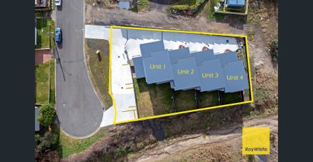 Modern Townhouse - Photo 3