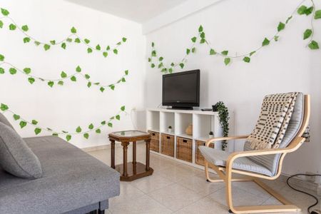 Carrer de les Illes Canàries, Valencia, Valencian Community 46023 - Photo 3