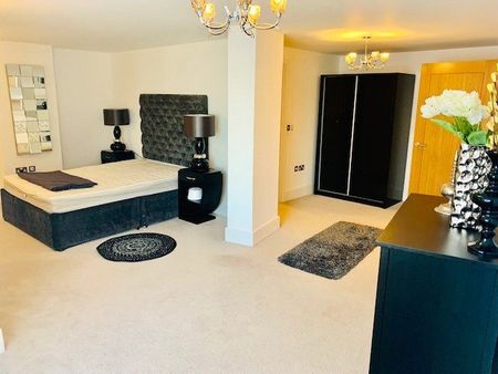 2 Bedroom Flat / Apartment - Ocean Way, Southampton - Photo 5