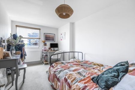 Seren Park Gardens, London, SE3 - Photo 2