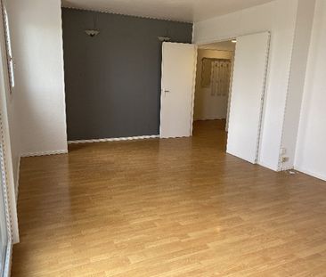 Location Appartement 3 pièces 66m² VAUX LE PENIL 77000 - Photo 2