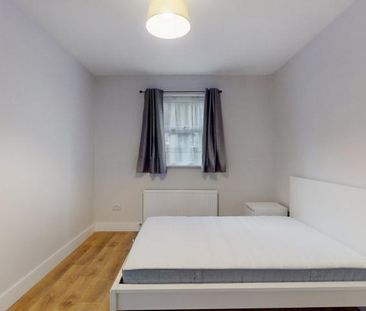 Recently Refurbished Apartment - Photo 1