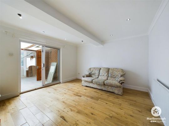 3 bedroom property to rent - Photo 1