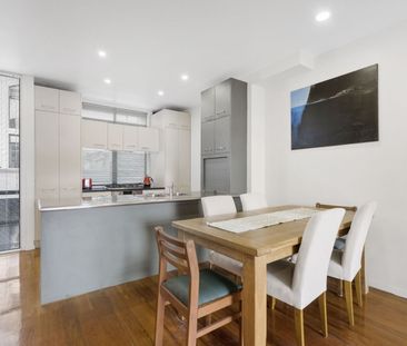 Move-in ready + 2 min walk to Ponsonby Road - Photo 5