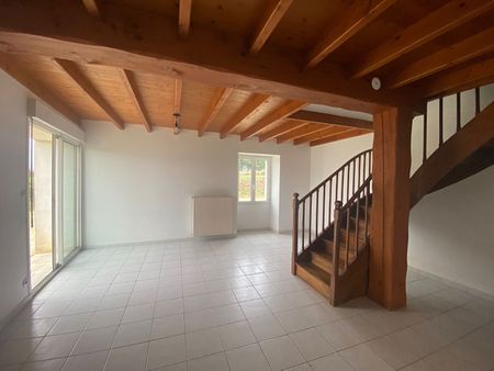 Location maison 4 pièces, 129.00m², Saint-Simon-de-Bordes - Photo 2