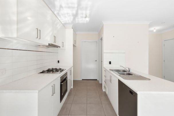 Perfect Penleigh - Photo 1