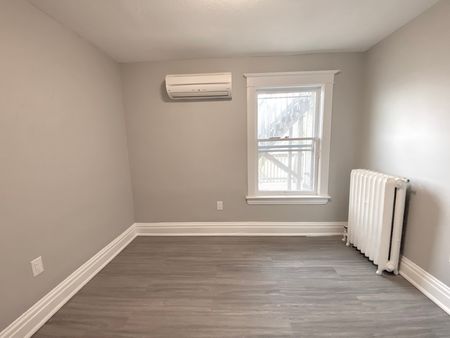 $2,200 / 2 br / 1 ba / 750 sqft 2BR Duplex in Hamilton - Photo 3