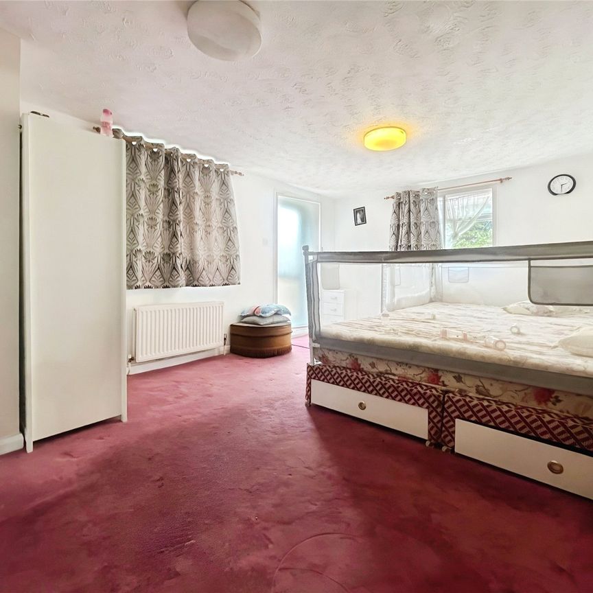 Old Bath Road, Colnbrook, Slough, Berkshire, SL3 0PH - Photo 1