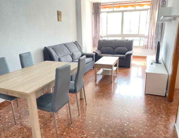 Room - Málaga (El Ejido-La Merced-La Victoria) - Photo 1