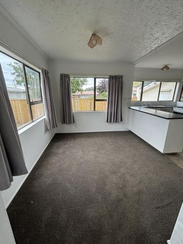 Great Family Home in Convenient Location - Photo 3