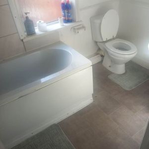 Room in a Shared House, Narborough Road, LE3 - Photo 2