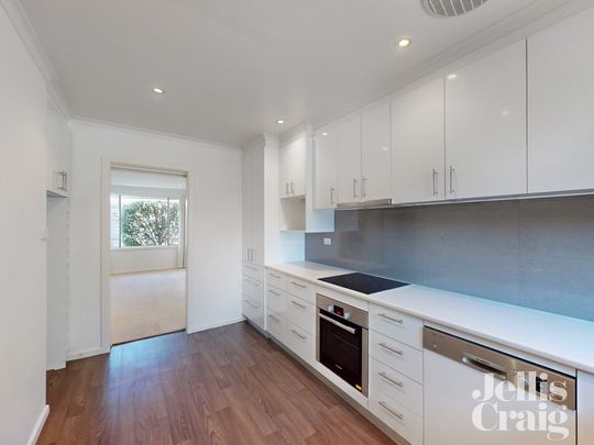 2/8 Blenheim Street, Bentleigh East - Photo 1