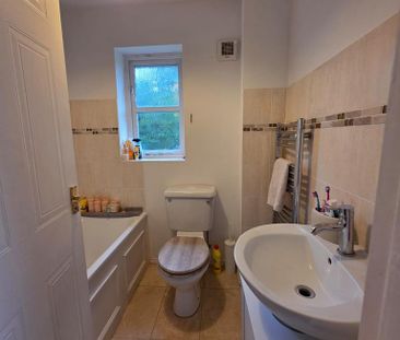 3 bedroom semi-detached house to rent - Photo 6