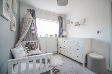 2 bedroom end of terrace house to rent - Photo 3