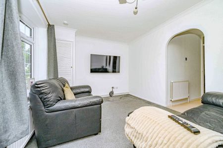 Russell Place - Photo 3