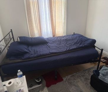 Room in a Shared Flat, Denmark Hill, SE5 - Photo 3