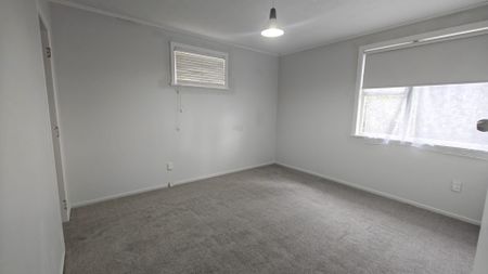 Property Management37 Cobham Crescent, Kelston - House for Rent - Photo 3