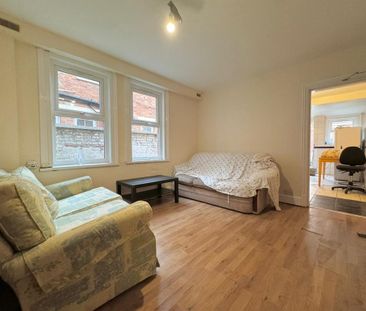 1 bedroom in a house share to rent - Photo 1