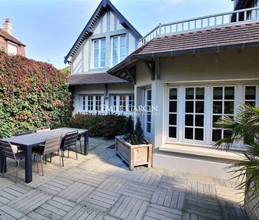 Deauville, Triangle d'or, proche de la plage, très belle propriété normande avec jardin - Photo 4