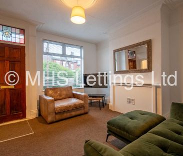 2 Bedroom Mid Terraced House for rent in Stanmore Hill - Photo 3