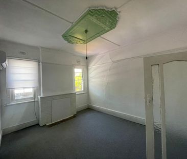 Only Minutes from Shops, Public Transport and Freeway Access! - Photo 4