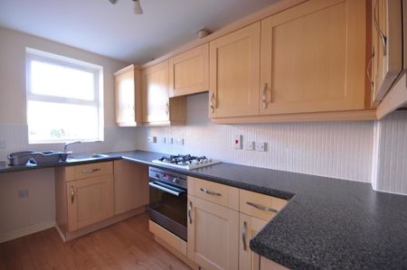 4 Bed Terraced House, Murray Close, NG5 - Photo 5