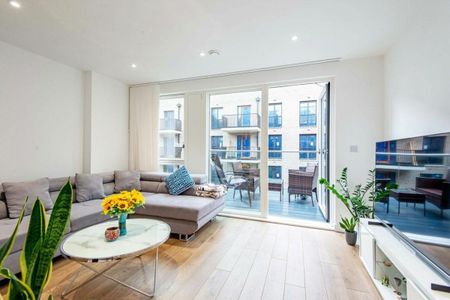 Montford Place, Stratford, E15 - Photo 2