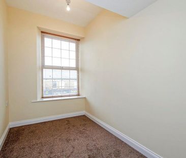 3 bedroom apartment to rent - Photo 4